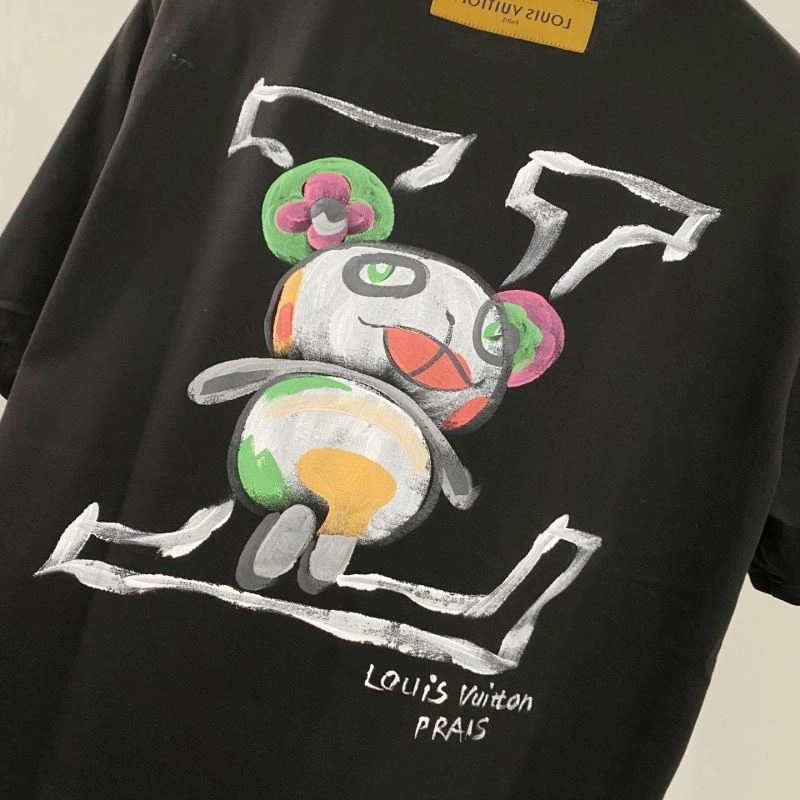 Modern Louis Vuitton T-Shirts 135364