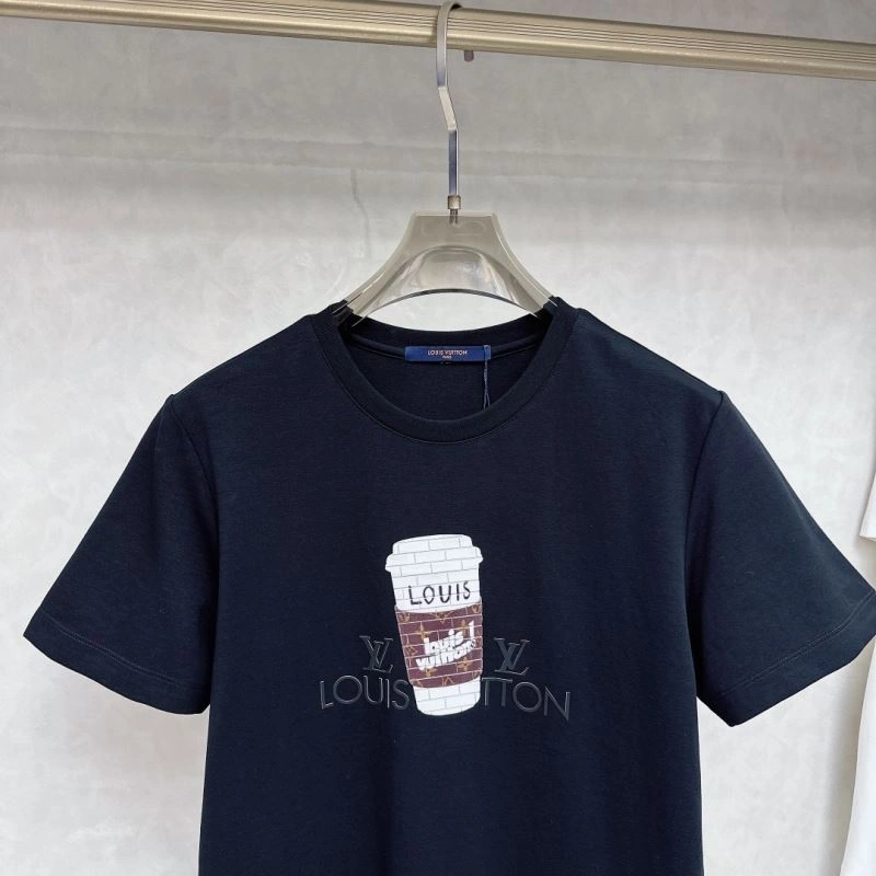 Premium Louis Vuitton T-Shirts 135362