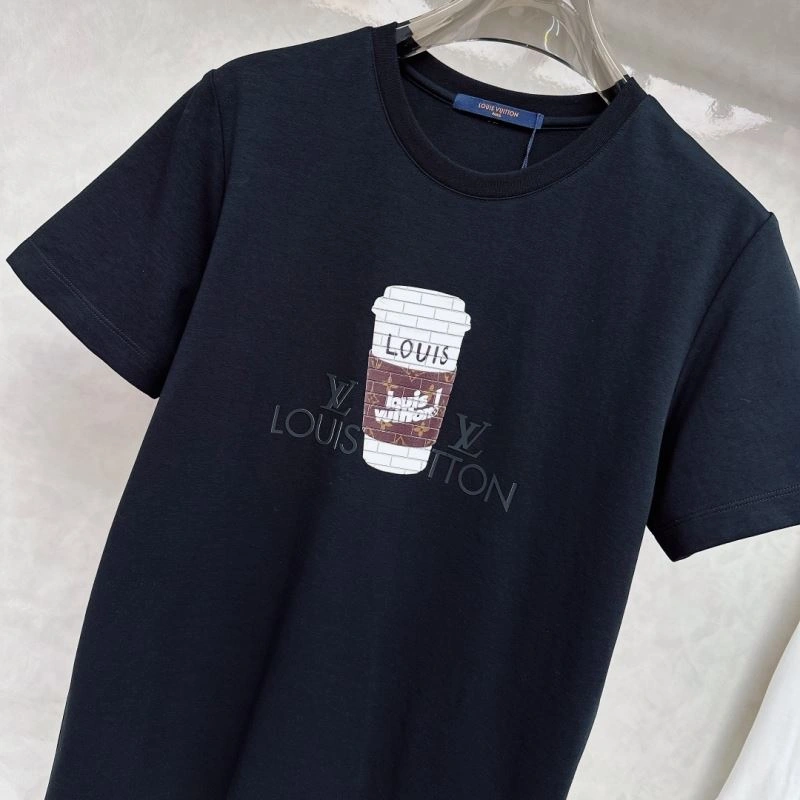 Premium Louis Vuitton T-Shirts 135362