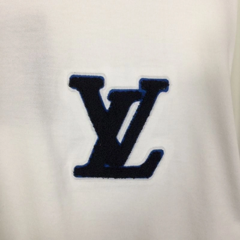 Tailored Louis Vuitton T-Shirts 135363