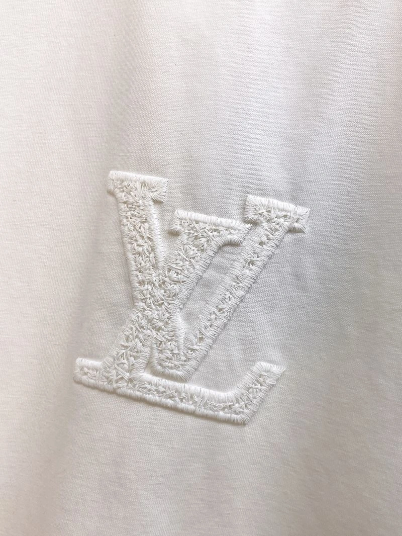 Fashionable Louis Vuitton T-Shirts 135359