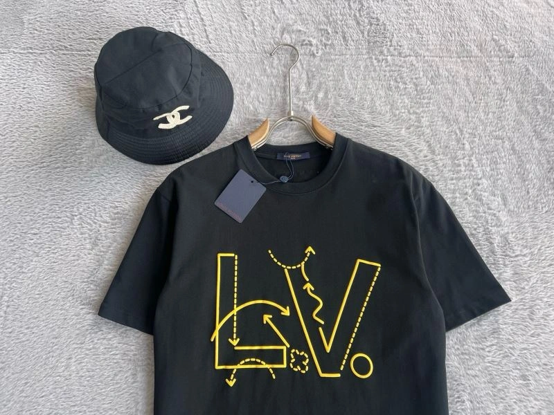 Soft Louis Vuitton T-Shirts 135355