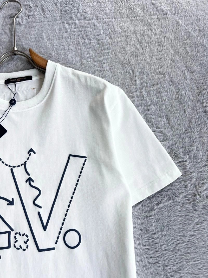 Louis Vuitton T-Shirts Sporty 135354