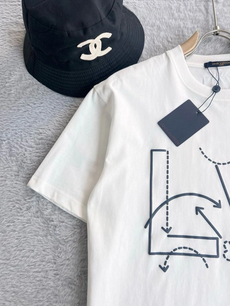 Louis Vuitton T-Shirts Sporty 135354