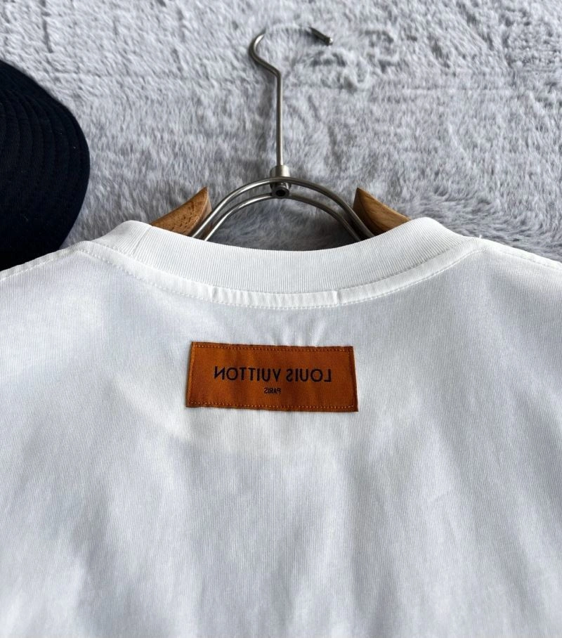 Louis Vuitton T-Shirts Sporty 135354