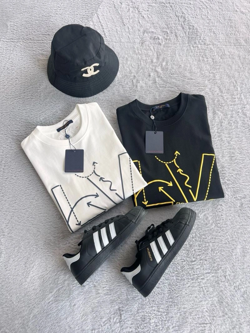 Louis Vuitton T-Shirts Sporty 135354