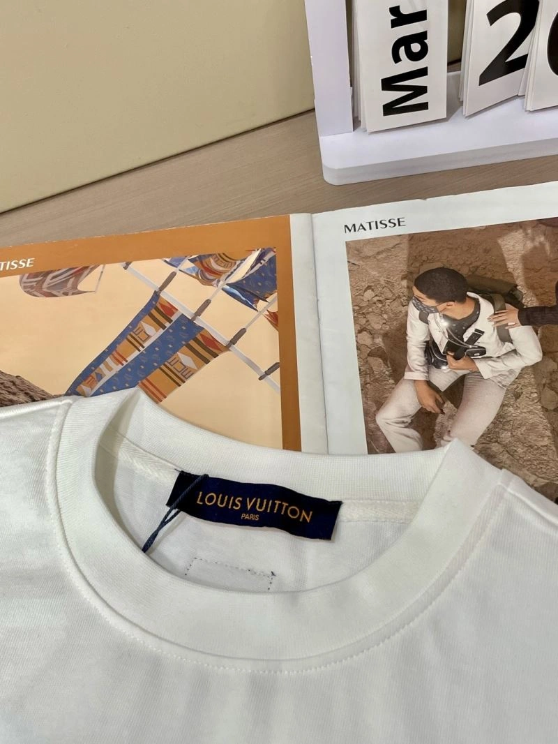 RelaxedFit Louis Vuitton T-Shirts 135387