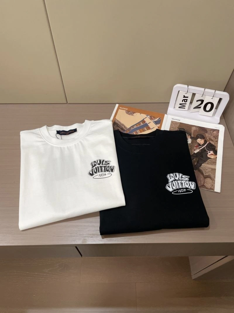 Flexible Louis Vuitton T-Shirts 135349