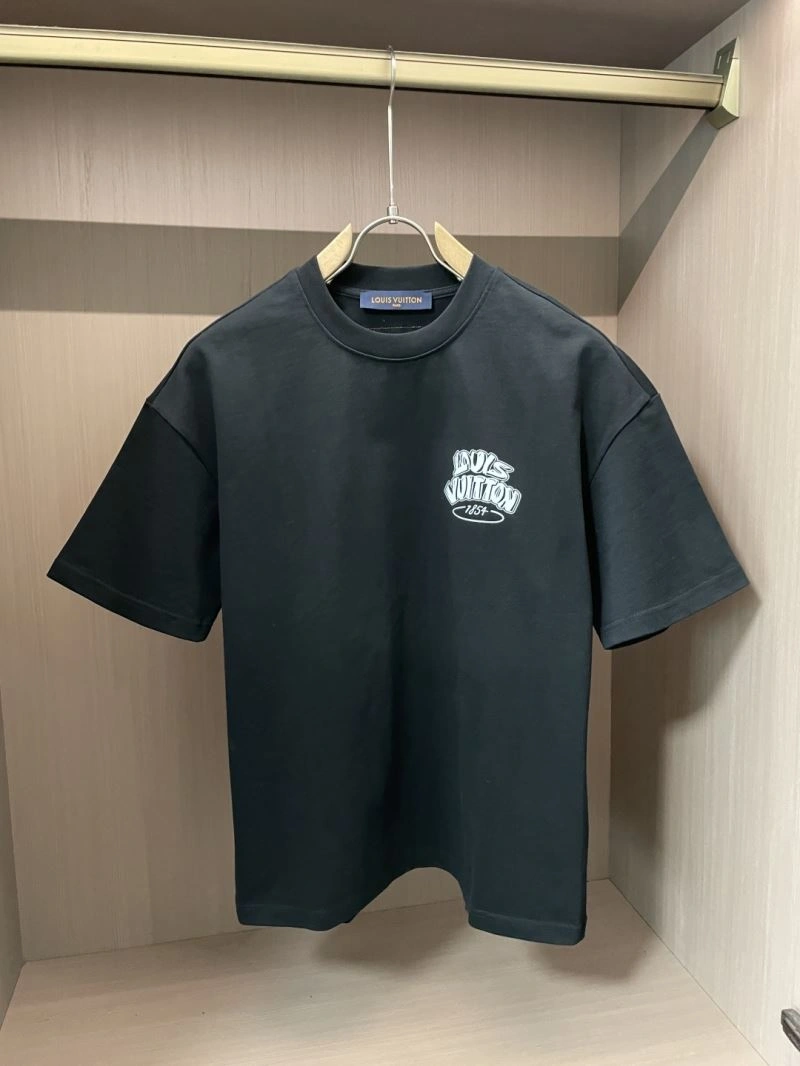 Flexible Louis Vuitton T-Shirts 135349