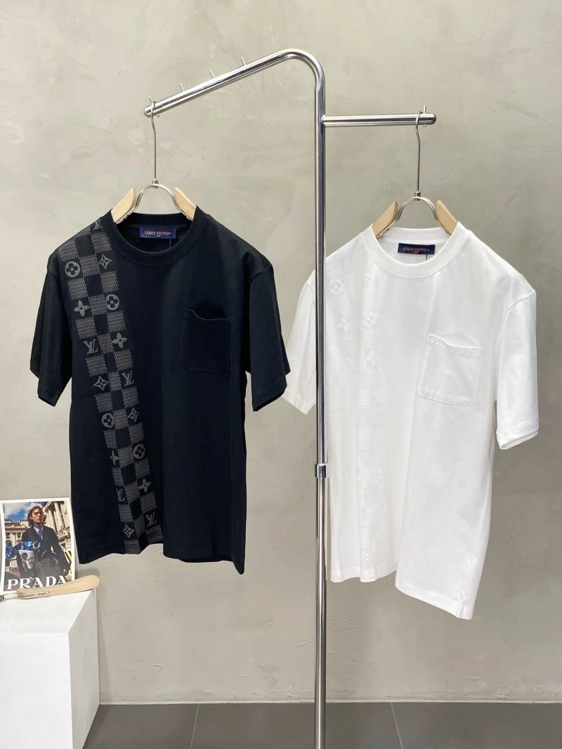 Lightweight Louis Vuitton T-Shirts 135345