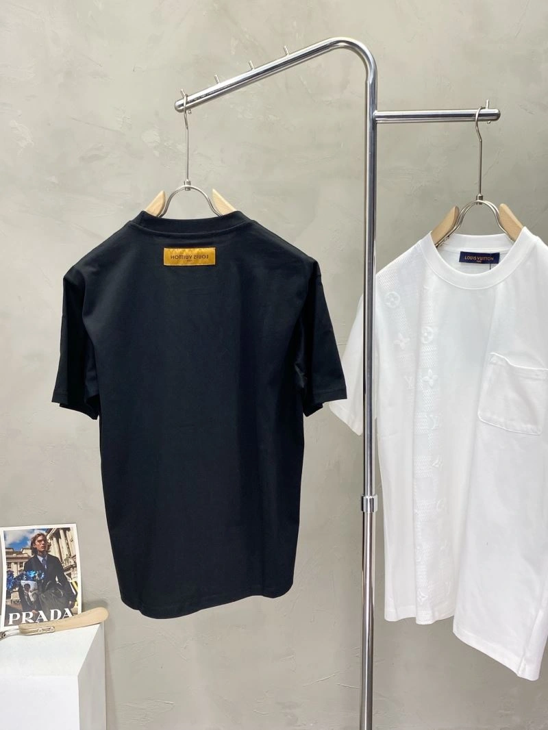 Lightweight Louis Vuitton T-Shirts 135345