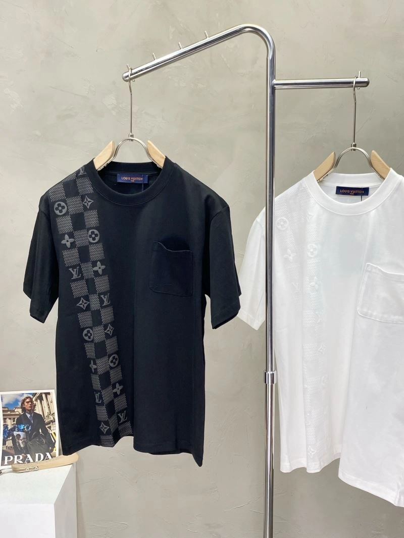 Lightweight Louis Vuitton T-Shirts 135345