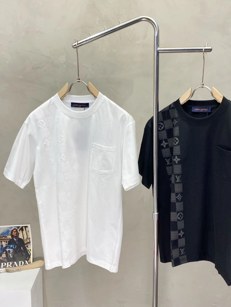 Lightweight Louis Vuitton T-Shirts 135345