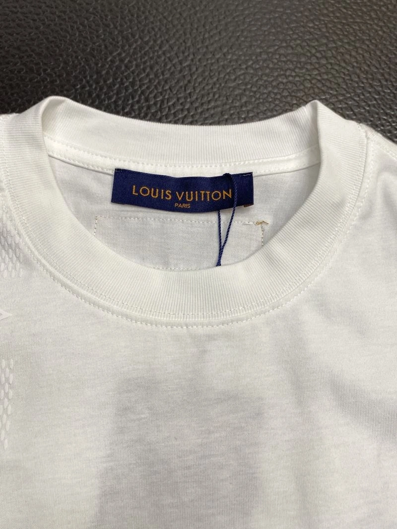 Lightweight Louis Vuitton T-Shirts 135345