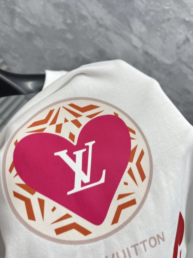 Contemporary Louis Vuitton T-Shirts 135329