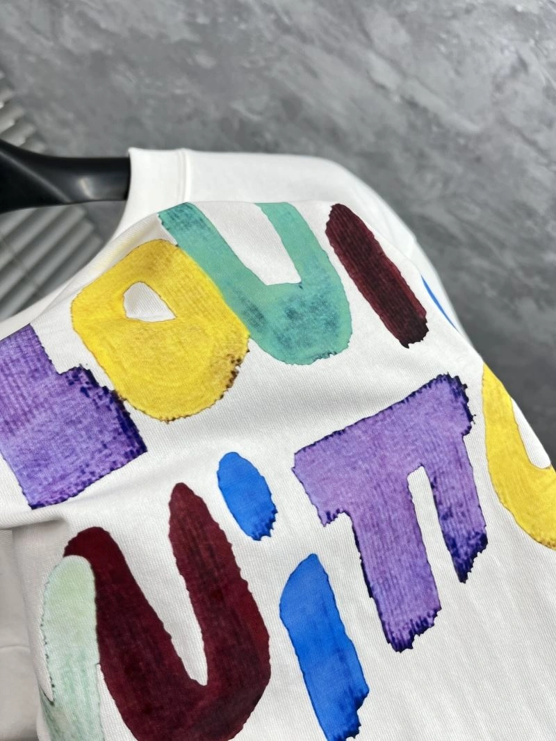 Premium Louis Vuitton T-Shirts 135323
