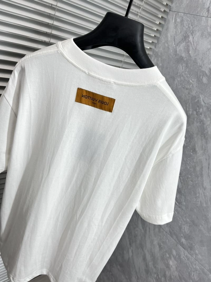Premium Louis Vuitton T-Shirts 135323