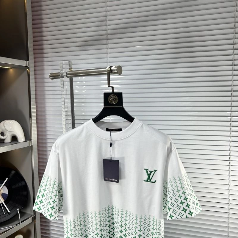 StreetReady Louis Vuitton T-Shirts 135321