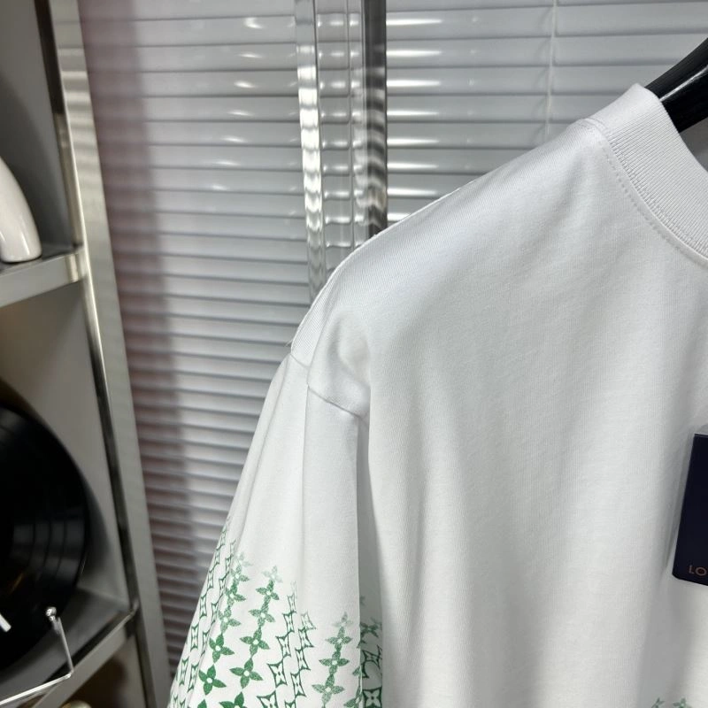 StreetReady Louis Vuitton T-Shirts 135321