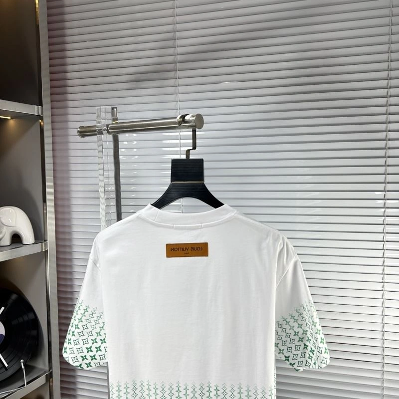 StreetReady Louis Vuitton T-Shirts 135321