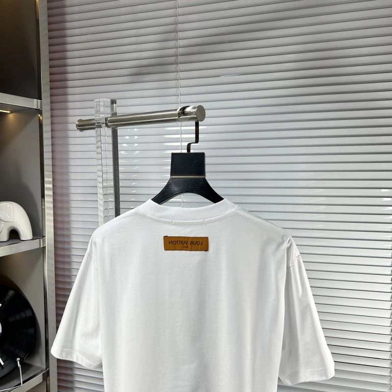 Louis Vuitton T-Shirts EasyCare 135328