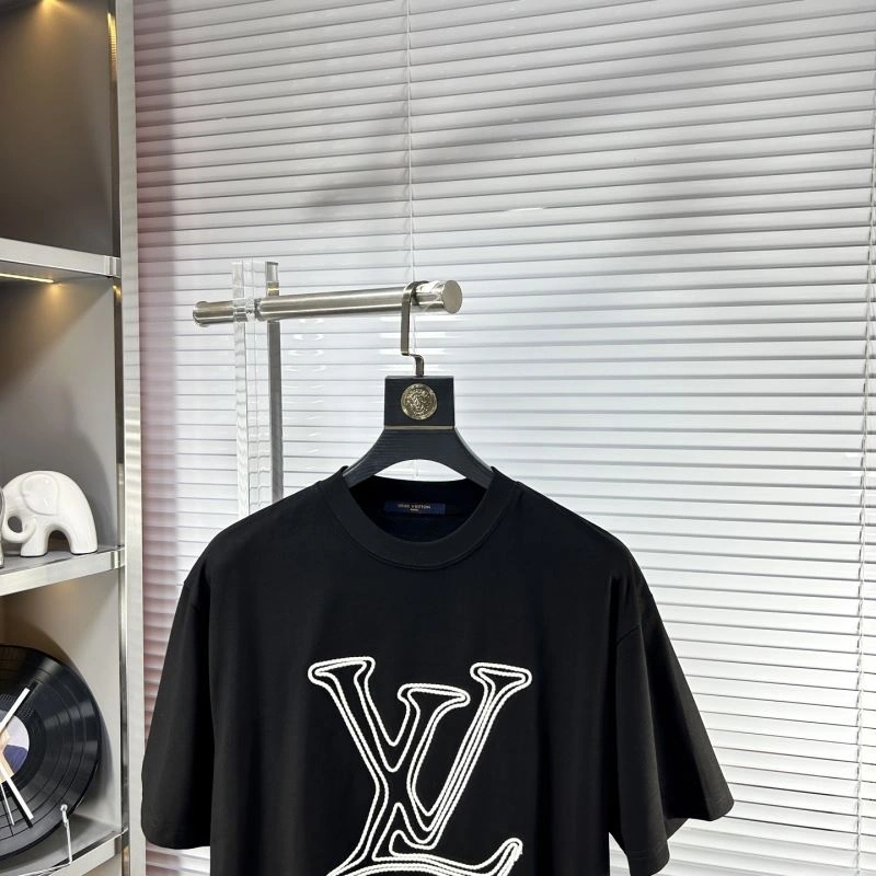 Louis Vuitton T-Shirts Bold 135336