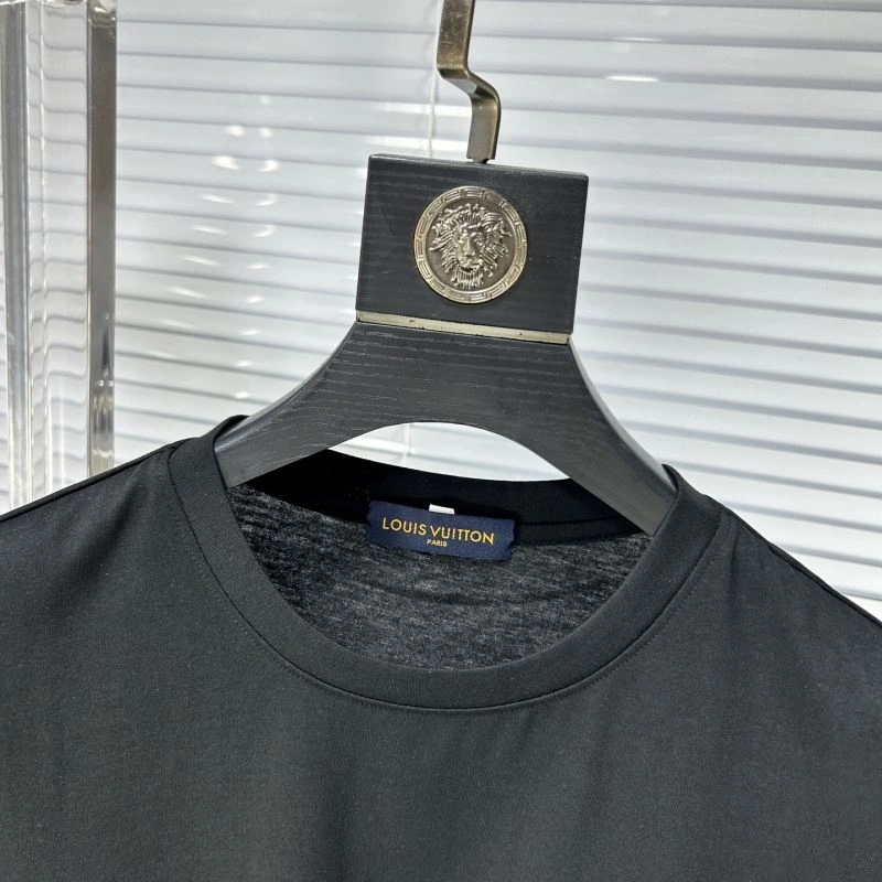 SmartChoice Louis Vuitton T-Shirts 135333