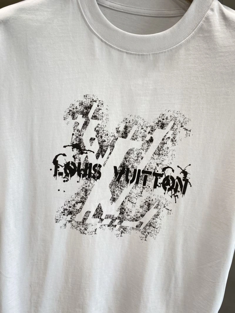 SmoothTexture Louis Vuitton T-Shirts 135315