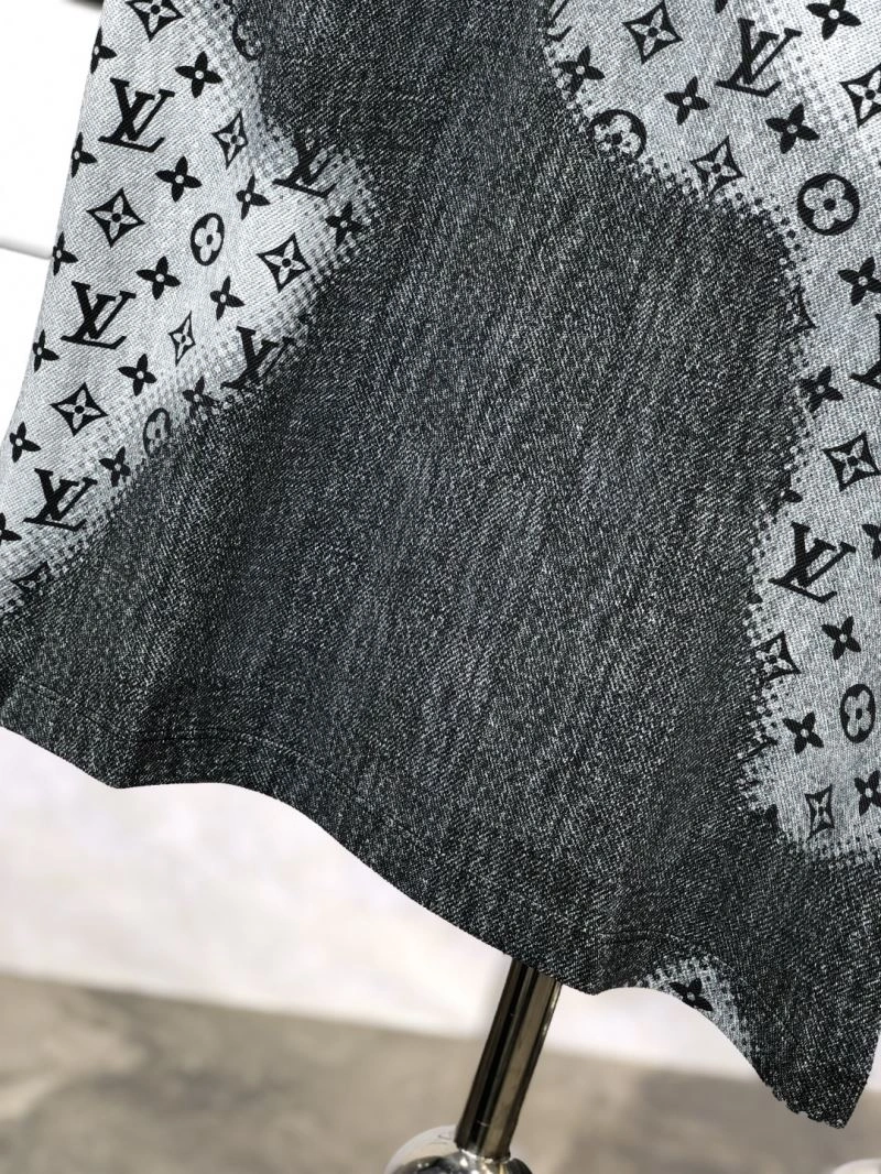 Chic Louis Vuitton T-Shirts 135330