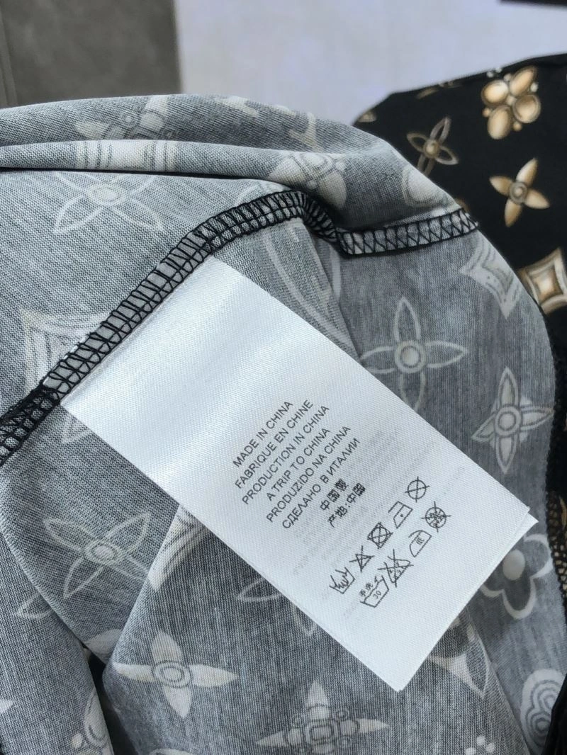 Louis Vuitton T-Shirts AllSeason 135317
