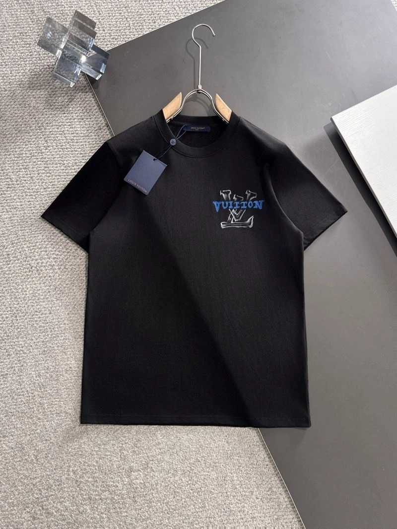 Lightweight Louis Vuitton T-Shirts 135335