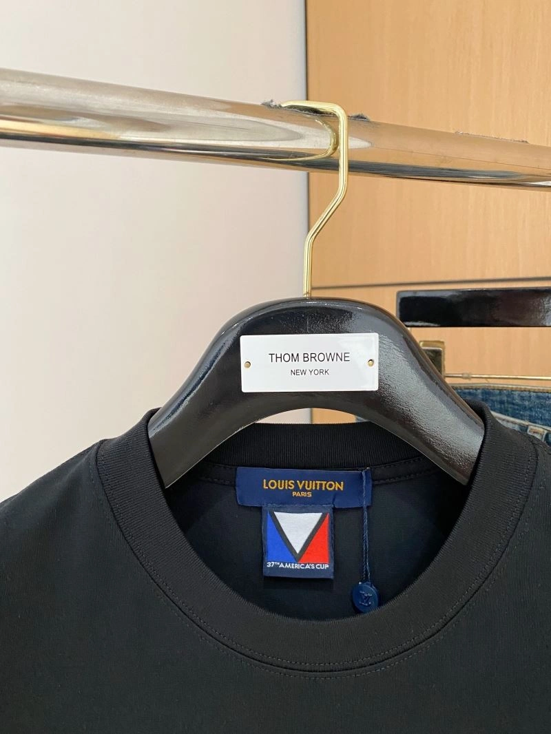 Louis Vuitton T-Shirts Casual 135324