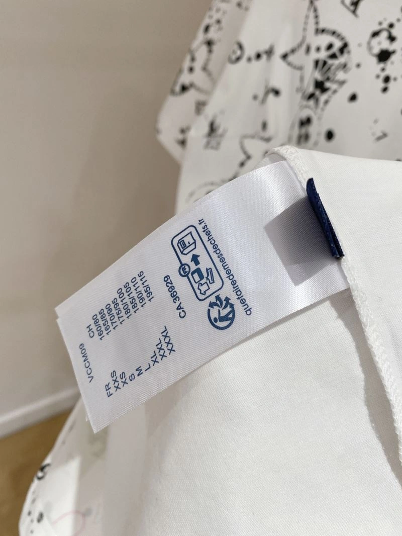 Louis Vuitton T-Shirts Elegant 135318