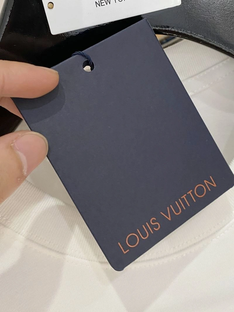 Seasonal Louis Vuitton T-Shirts 135311