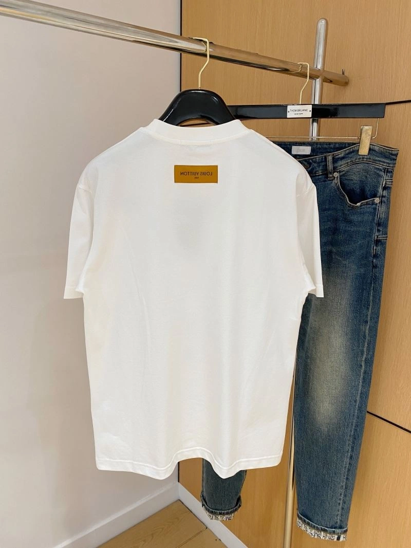 Seasonal Louis Vuitton T-Shirts 135311
