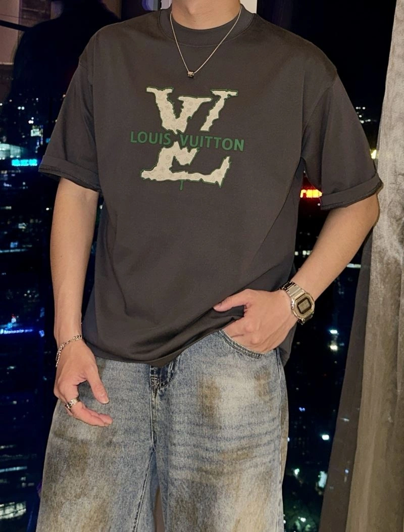 Practical Louis Vuitton T-Shirts 135310