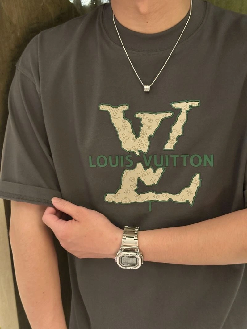 Practical Louis Vuitton T-Shirts 135310