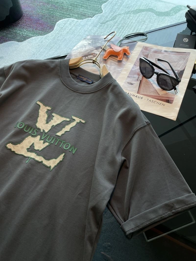 Practical Louis Vuitton T-Shirts 135310