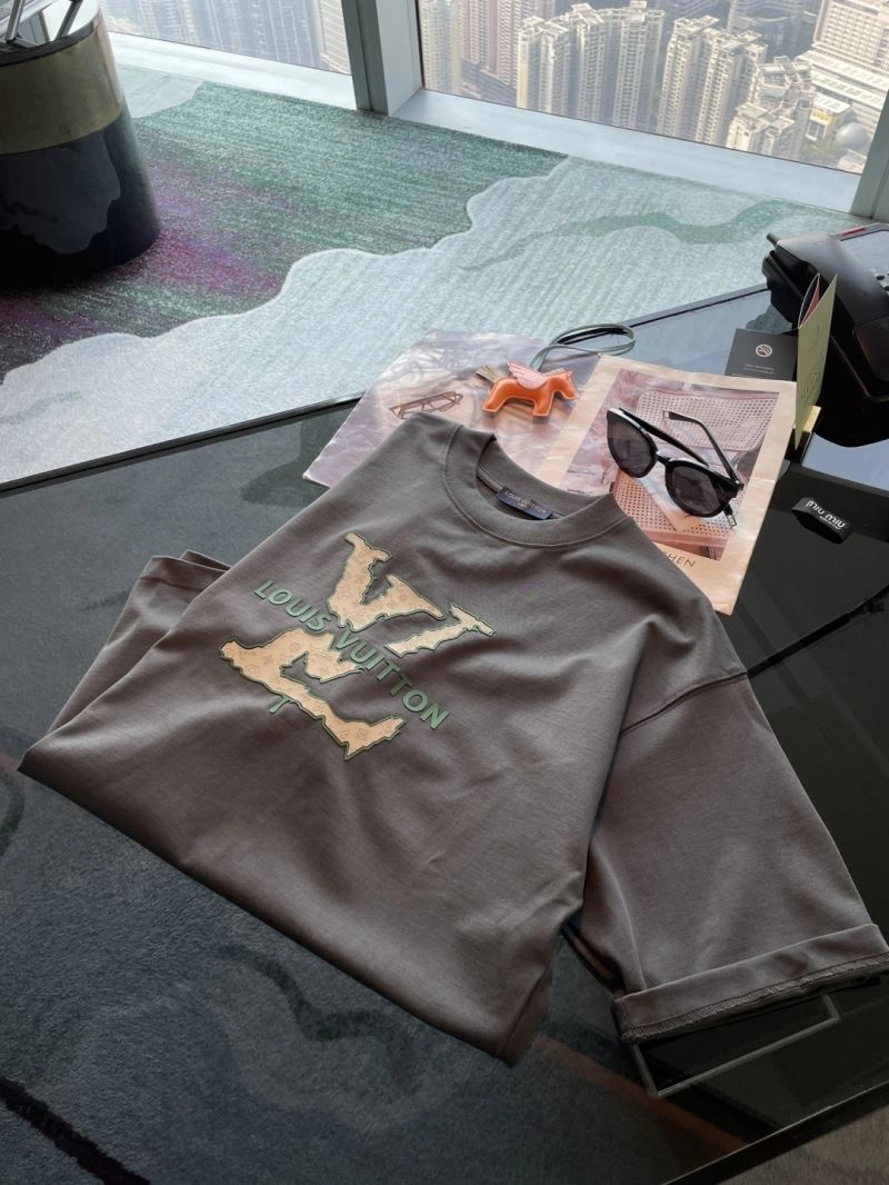 Practical Louis Vuitton T-Shirts 135310