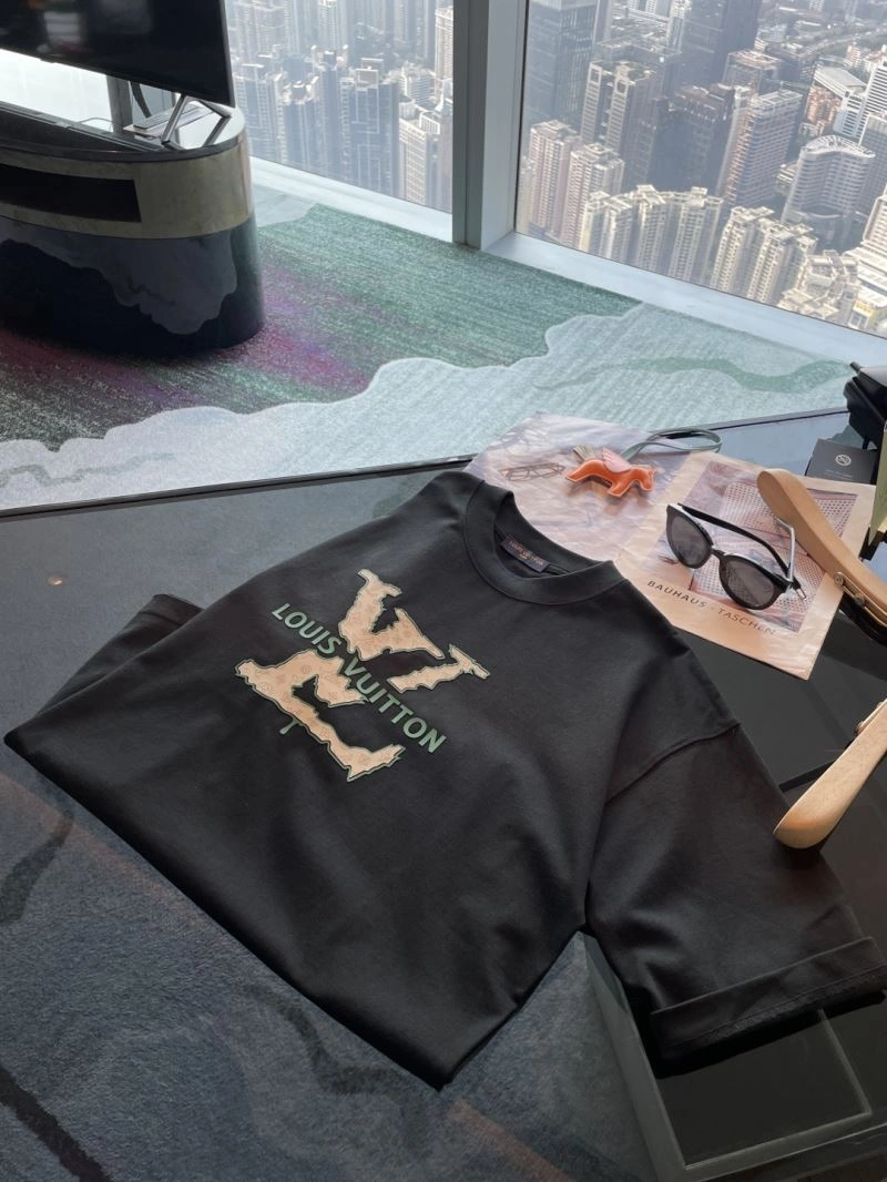 Louis Vuitton T-Shirts MultiPurpose 135309