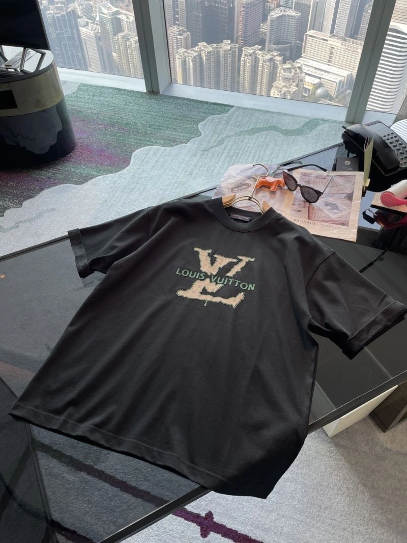 Louis Vuitton T-Shirts MultiPurpose 135309