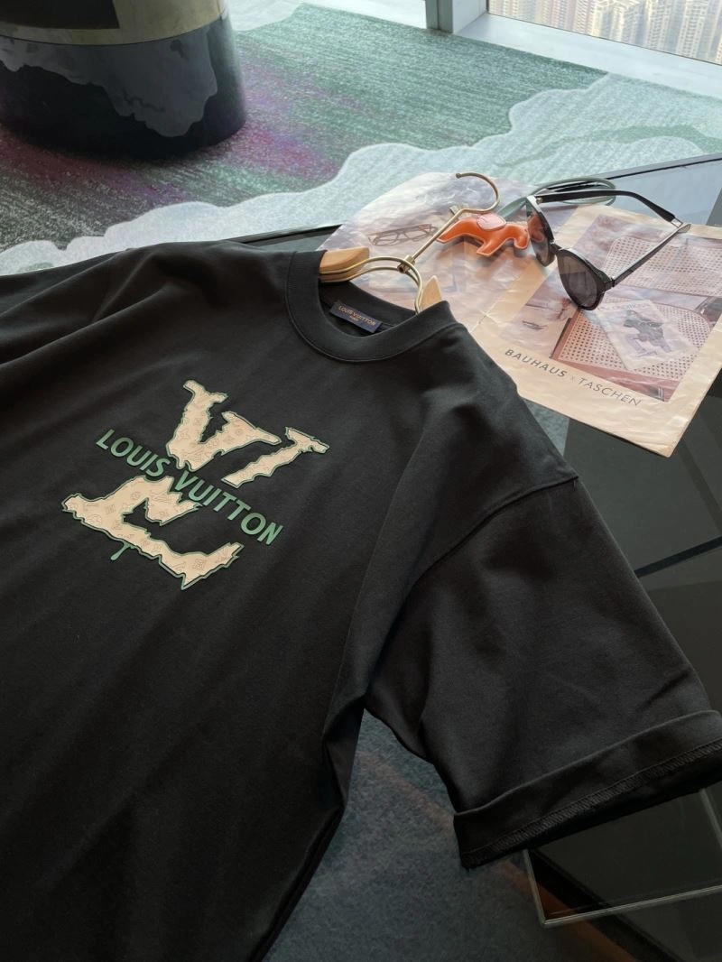 Louis Vuitton T-Shirts MultiPurpose 135309
