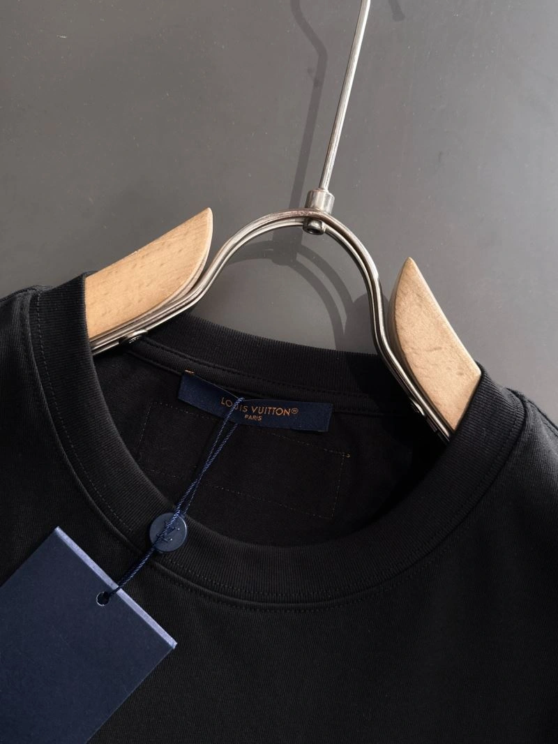 Louis Vuitton T-Shirts Flexible 135306