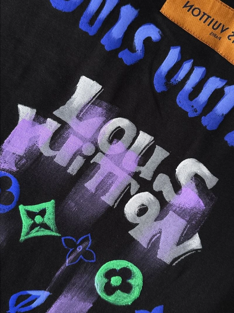 Fashionable Louis Vuitton T-Shirts 135304
