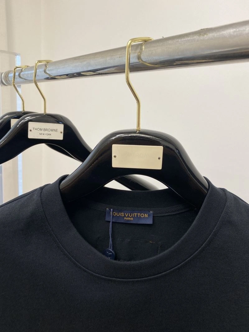 HighQuality Louis Vuitton T-Shirts 135291
