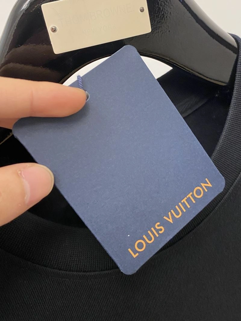 HighQuality Louis Vuitton T-Shirts 135291