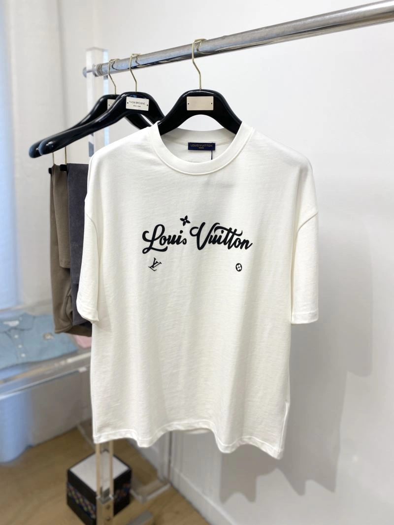 Trendy Louis Vuitton T-Shirts 135298