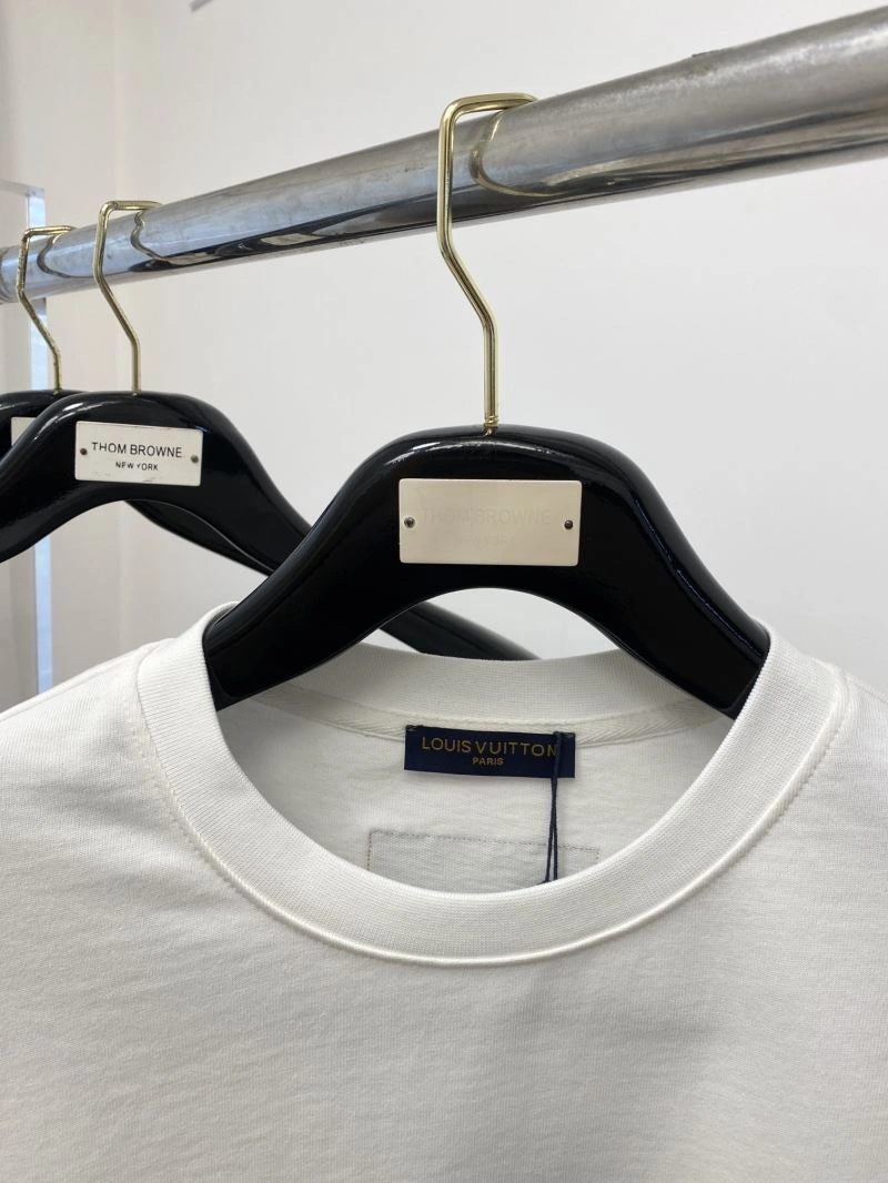 Trendy Louis Vuitton T-Shirts 135298