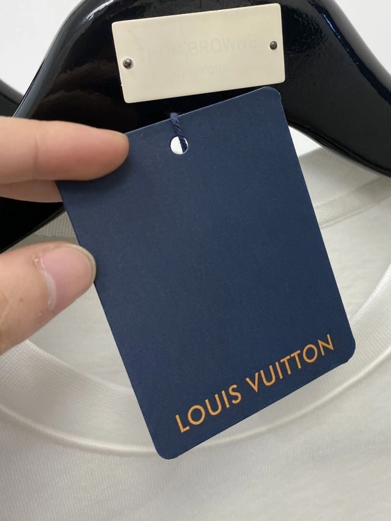 Trendy Louis Vuitton T-Shirts 135298