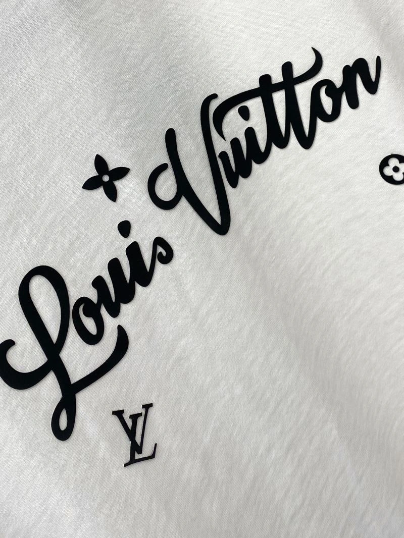 Trendy Louis Vuitton T-Shirts 135298